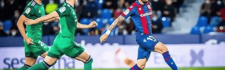 意甲保级生死战！都灵VS莱切：伤病潮下的困兽斗，比分进球数前瞻