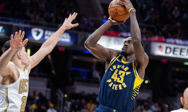 西亚卡姆准绝杀普理查德23+8 步行者击败绿军3连胜