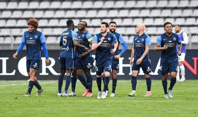 法甲焦点战：巴黎 FC 主场保级死磕！里昂客场能否稳冲前三？