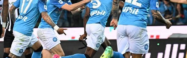 意甲冠军复仇时刻！那不勒斯主场誓斩卡利亚里，双枪领衔冲击晋级