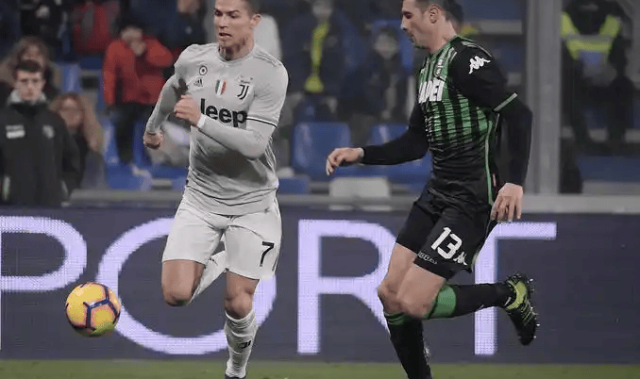 意甲焦点战：萨索洛残阵硬撼尤文图斯，豪门能否延续强势？