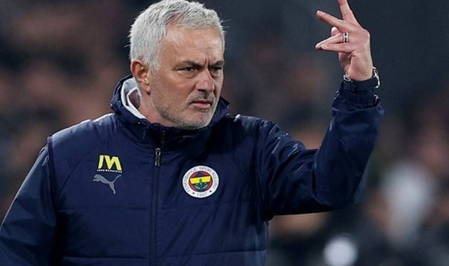 首胜！穆里尼奥击败欧洲四冠王，皇马决定欧冠成败